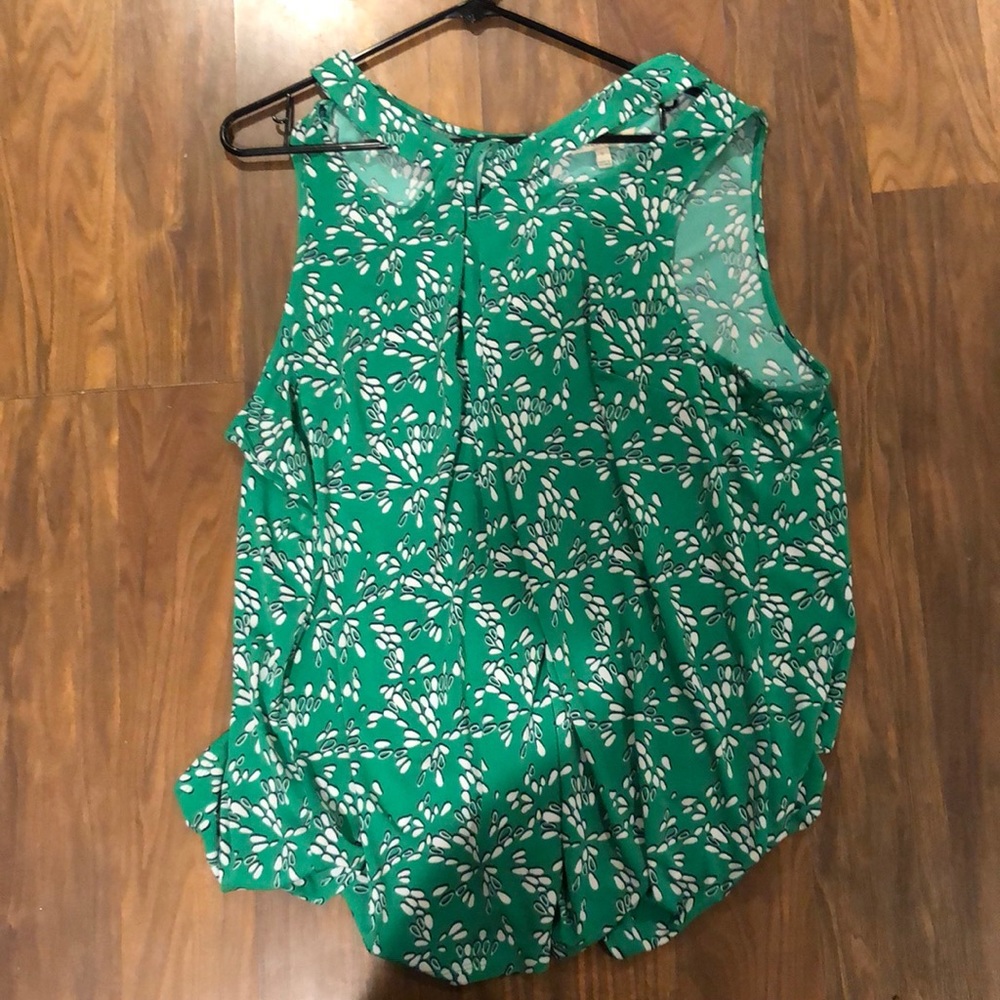 green woman’s blouse